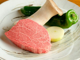 肉のおいしさを改めて実感。やわらかな食感の中に、肉の旨みがしっかりと感じられる『黒毛和牛』