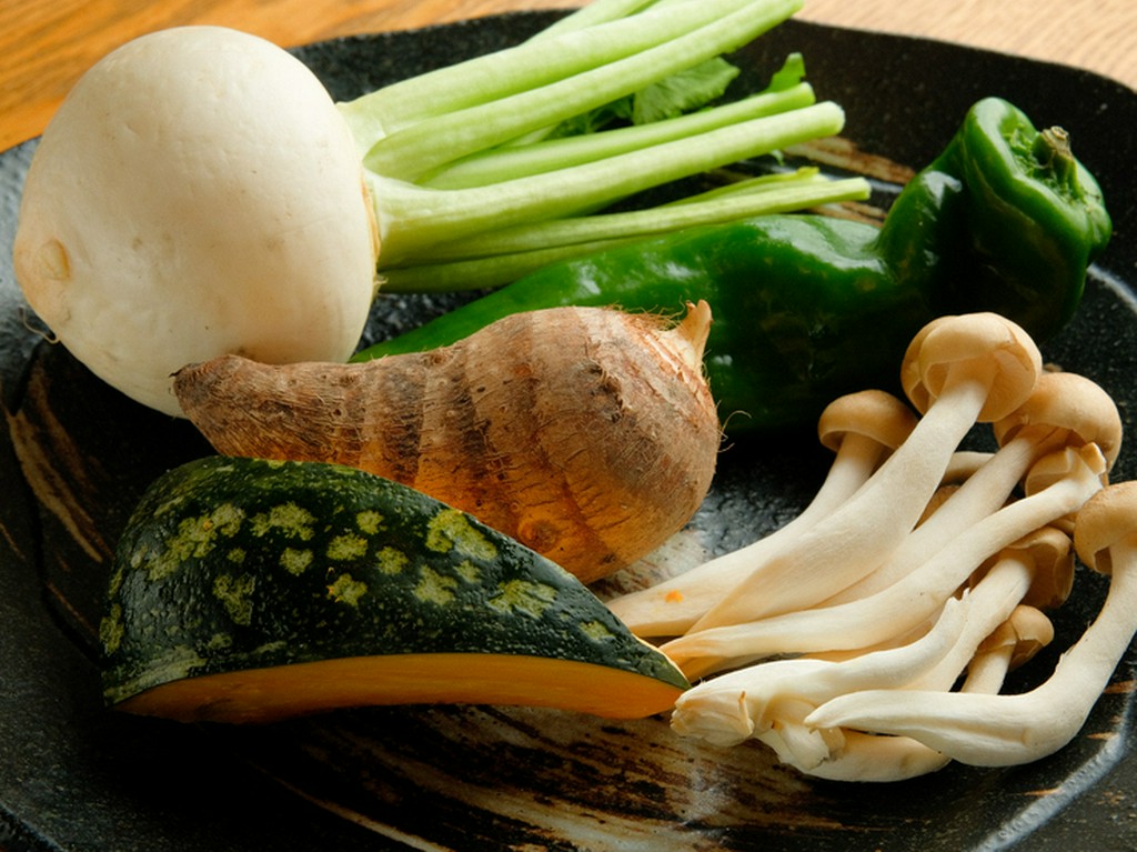 旬を逃さず仕入れられた季節ごとの野菜。自然の恵みを受け元気に育ったみずみずしい『野菜』