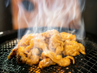 ビールにぴったり! 網焼きでいただく、病みつきになる味(1階)『とんちゃん・みそ』