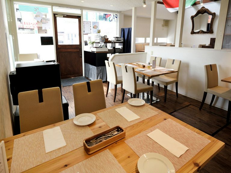 デートや女子会、会食向けの座席も完備の使い勝手のいいお店