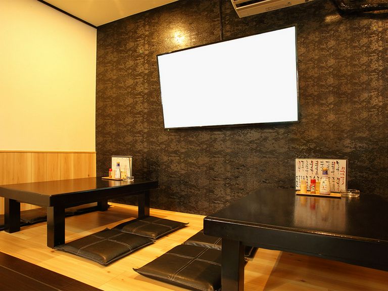 テレビも完備。“お家気分”でみんなでワイワイ盛り上がれる