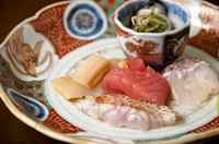 柳橋市場から仕入れたものや函館漁港直送の新鮮魚介を贅沢に盛り合わせたお造りです。