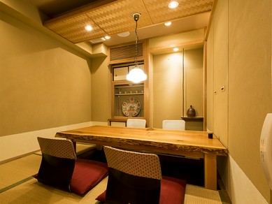 プライベート空間で、まったりくつろぎながら食事を満喫