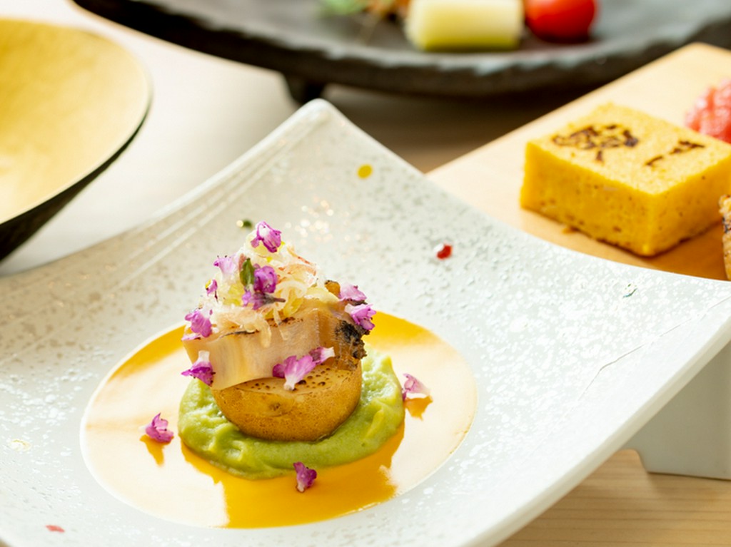 落ちついた空間で旬を粋に味わう大人のデート