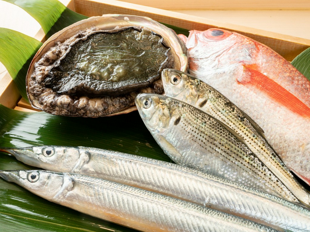 店主が選び抜いたその日選りすぐりの食材たち