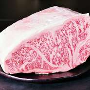 お肉の旨味が濃厚で、“ガッツリ食べたい時”にぴったりです。口の中でとろけていく食感、「おおいた和牛」のおいしさを、どうぞご賞味あれ。※写真は食材のイメージです。