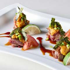 北海道産ウニの濃厚な味わい楽しむ『和牛炙りの雲丹のせ』