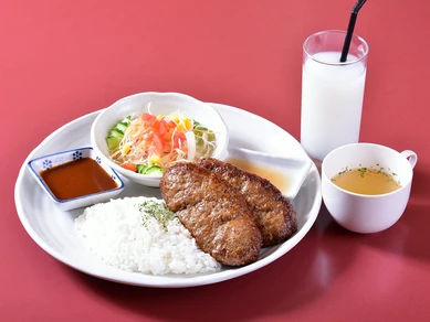 こだわりハンバーグを心行くまで味わえる『ツインハンバーグセット』
