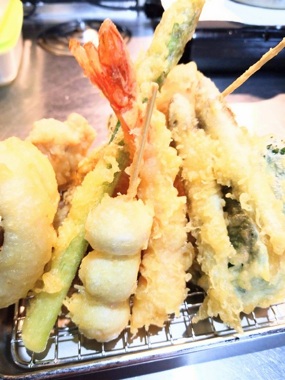 職人があげる本格天ぷらが、手軽に食べれれます