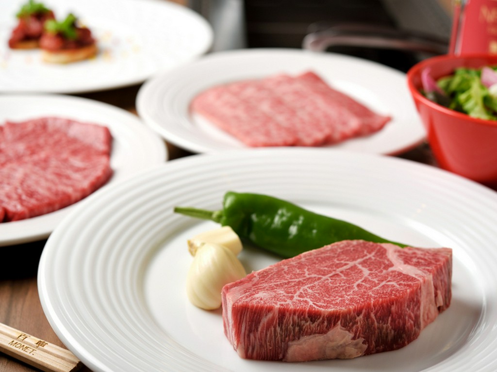 和牛とのマリアージュに酔いしれる、肉に合う美酒をラインナップ