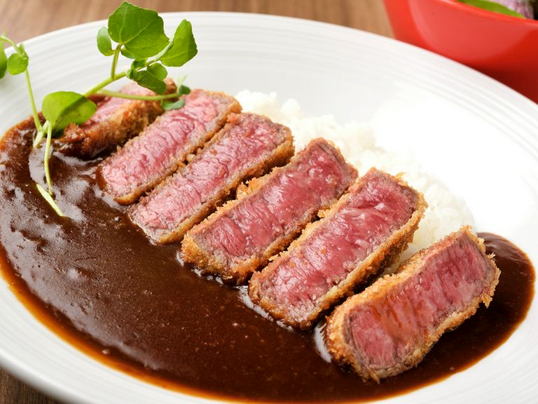 カツカレーランチは道路を挟んで向かいの店舗になりました