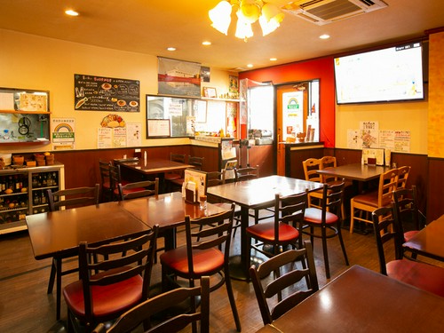 異国情緒あふれる店内、普段の食事やデートなど多彩な場面に対応