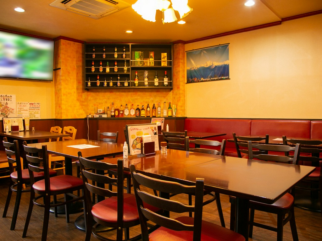 インドビールや、ネパールのラム酒『ククリラム』など多彩なお酒