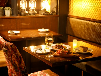 スペイン名物「カヴァ」をはじめ、各地方の名産ワインが大充実