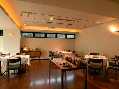 北海道らしさが漂う、木のぬくもりに包まれる店内