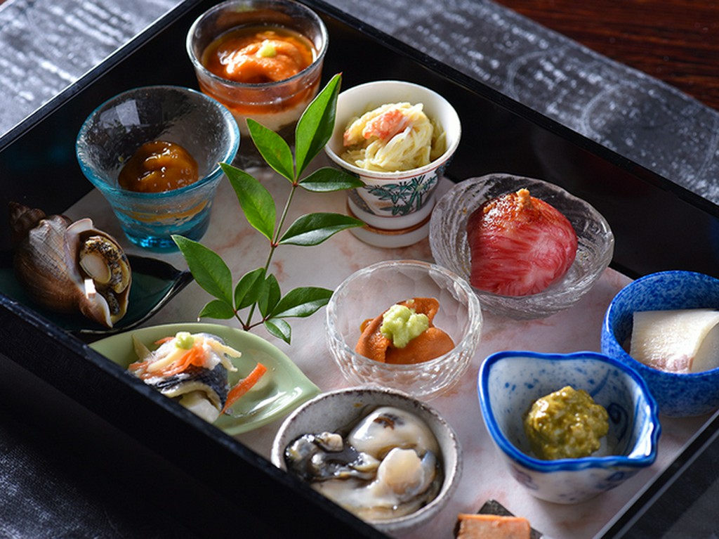 コースの半ばに登場し、いっそう酒を進ませる。豪華な道産素材の『飲兵衛セット』