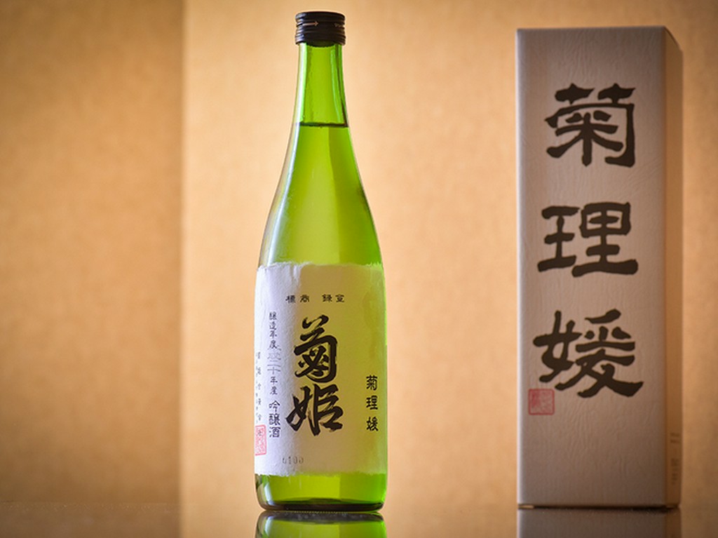 上質なカニに負けないのは、日本最高峰の日本酒だけ