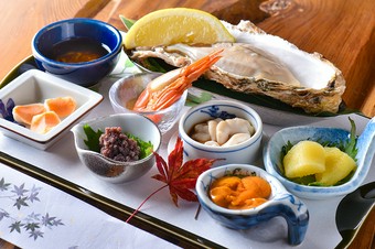 珍味から高級海鮮まで、北海道産の旬食材のおいしさが詰まった『前菜』