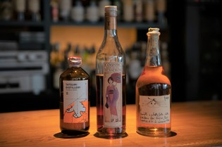コニャックやグラッパを中心に、400本を超えるお酒が集う