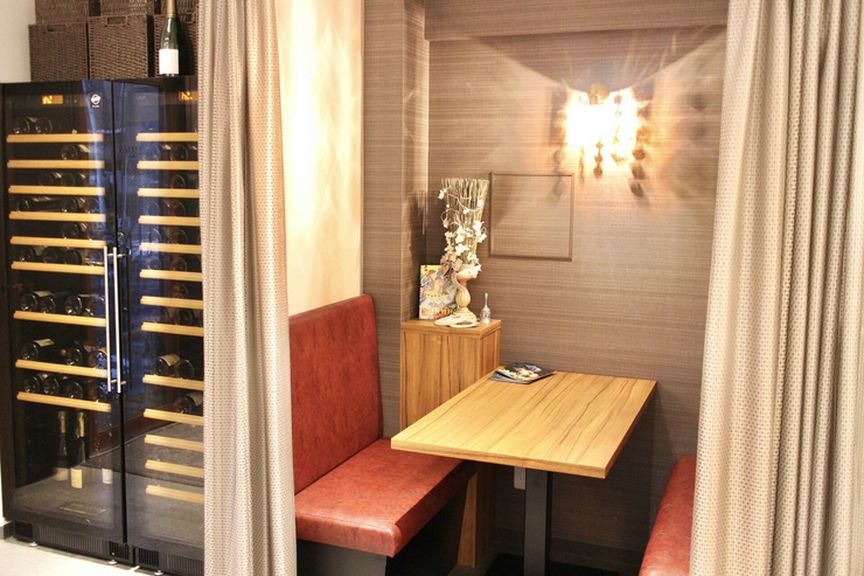 ゆったりした時間を楽しめるカーテン付きの個室をご用意