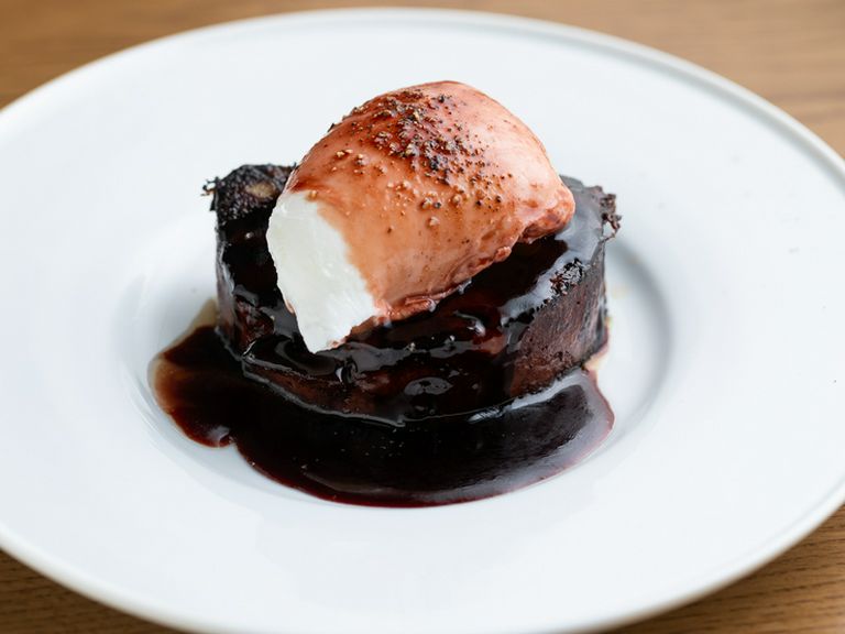 お店オリジナルアレンジの『ブーダン・ノワールの焼きテリーヌ』