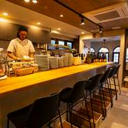 何となく気取ってしまいがちなフレンチを、堅くならず気軽にゆったりいただくことのできるお店です。食べ終えてからものんびり過ごし、会話に花を咲かせてみてはいかがでしょうか。