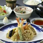 先付、造り、サラダ、天ぷら盛合せ、ご飯、味噌椀、香の物、お食後