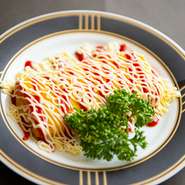 当店人気No2。甘みを利かせた玉子焼きの中からチーズがトロっと。お子様から大人まで大人気。