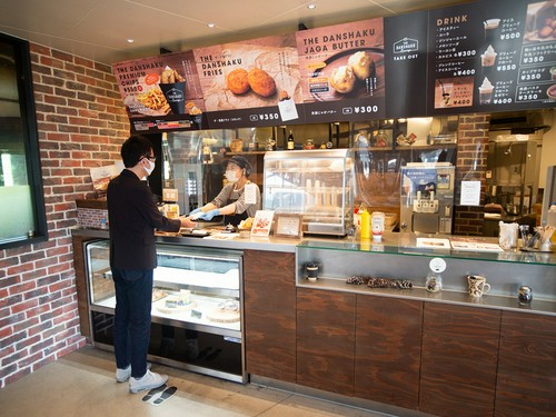 男爵いもが使用されたメニューや弁当など、テイクアウトもOK