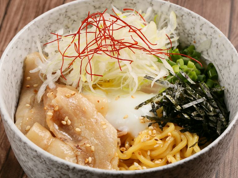 〆だけではもったいない! 主役級の魅惑の味わい『やきとり屋の油そば』