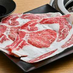 肉に火を入れすぎないのがポイント。柔らかさと濃厚な旨みを堪能できる『しんきん牛リブロース焼きしゃぶ』