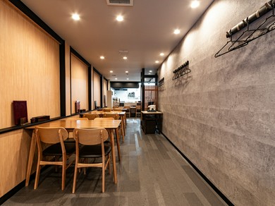 時には蕎麦と好みのドリンクで大人の時間をゆっくりと過ごして