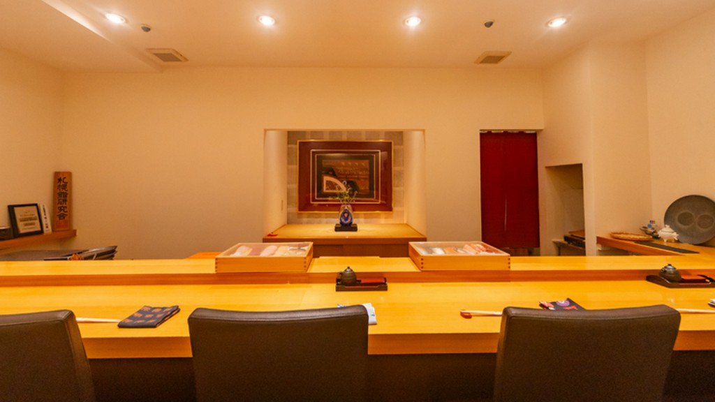 シンプルを極めた上質な空間で、落ち着いた大人の時間を満喫