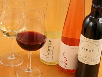 最上級のエレガンスを醸し出す、香り高きプレミアムワイン『KENZO ESTATE』