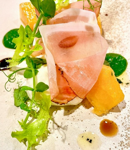 イタリアから空輸で届く　フレッシュブッラータの前菜