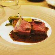 北海道三大和牛の１つ、平取和牛！！
時期により変動しますが、
内もも、ランプ、イチボ、サーロインなど
仕入れて炭火焼きでご用意しております。

