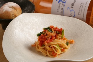 ワインや日本酒に驚くほど合う！　『自家製味噌入り 丸パン』