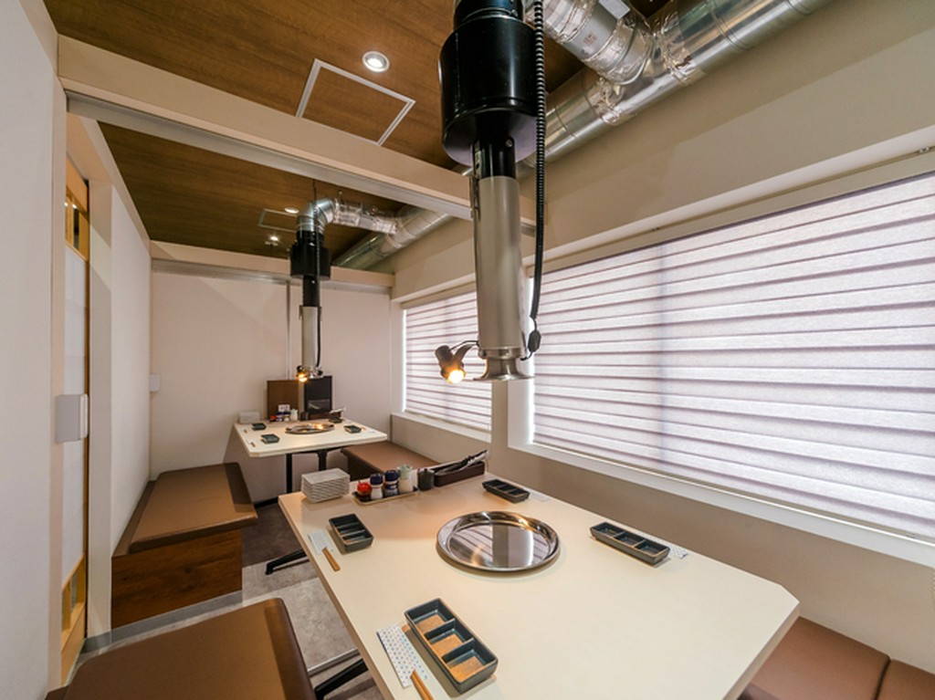 少人数の集まりから宴会まで、人数に応じて広さを変えられる個室