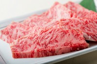 まさに焼肉の王道。値段はリーズナブルでも、黒毛和肉のおいしさをしっかり味わえるのが嬉しい『カルビ』