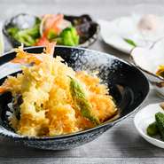 ※ご来店されてからのプランの変更は、如何なる理由がある場合もお受けできません。
※当日キャンセルはキャンセル料を100％頂戴いたします。
※時季、仕入れなどによりメニュー内容が変更となる場合がございます。