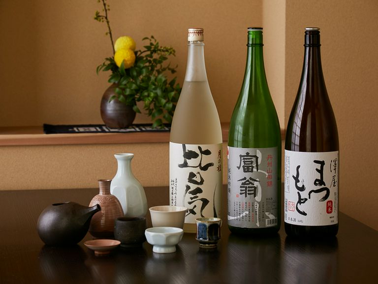 春夏秋冬の料理に華を添えてくれる、店主厳選の日本酒