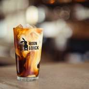 アメリカから輸入したコーヒーマシーン「スレイヤー 」もポイントの一つ。苦味を抑えて甘さを増してくれ、コク深い味わいのコーヒーを楽しめます。カフェタイムにはもちろん、ブランチのお供にもオススメです。