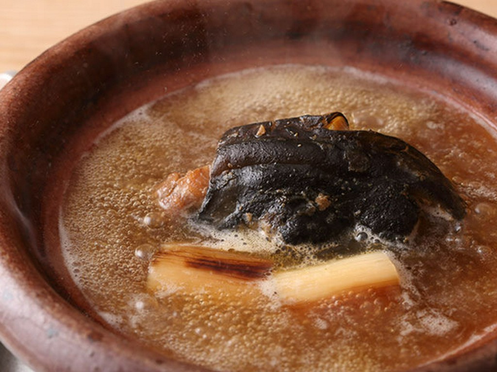 “スッポンのおいしさ”を余すことなくいただく『丸鍋』