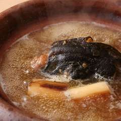 “スッポンのおいしさ”を余すことなくいただく『丸鍋』