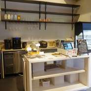 レシピダイニングで使う素材は、顔がわかる生産者の物、オーガニックの物など、カラダに入れるものは、どんな所で育って、どんな人が届けてくださるのかなど、できるだけ作り手もイメージできる事を心がけています。