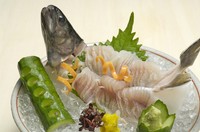 幻の魚といわれる岩魚は、野趣あふれた味覚とコリコリした食感が特徴。
ワサビしょうゆか酢みそでお召し上がりいただけます。
（要予約）
※夏をのぞく期間