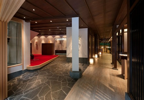 日常を忘れさせてくれる、幽玄な空間