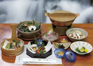 京都の夏の名物料理。上品な味わいの『鱧しゃぶ』