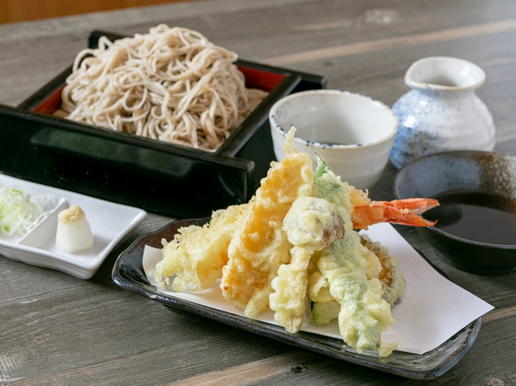 蕎麦通にはたまらないコシと風味『天せいろ蕎麦』