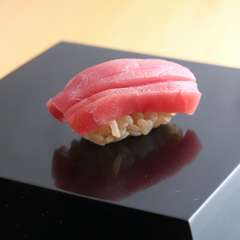 賞味期限5秒！　旬素材を堪能できる『にぎり寿し』